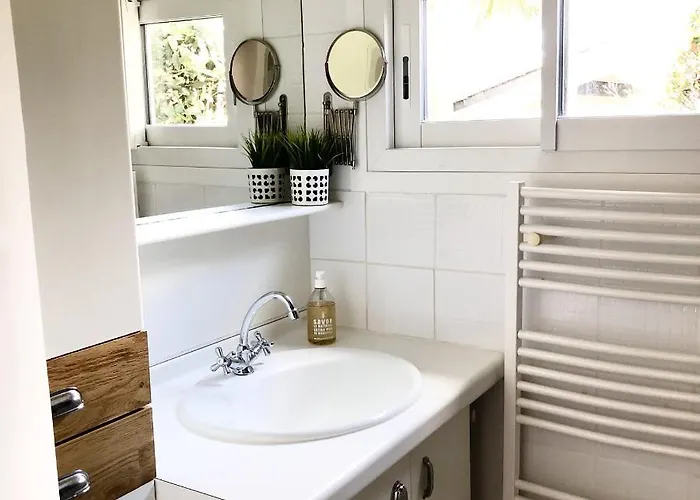 Charmante Maison Entre Marche Et Tourelles *