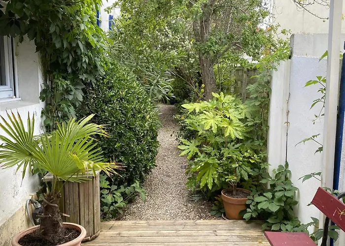 Charmante Maison Entre Marche Et Tourelles Feriehus